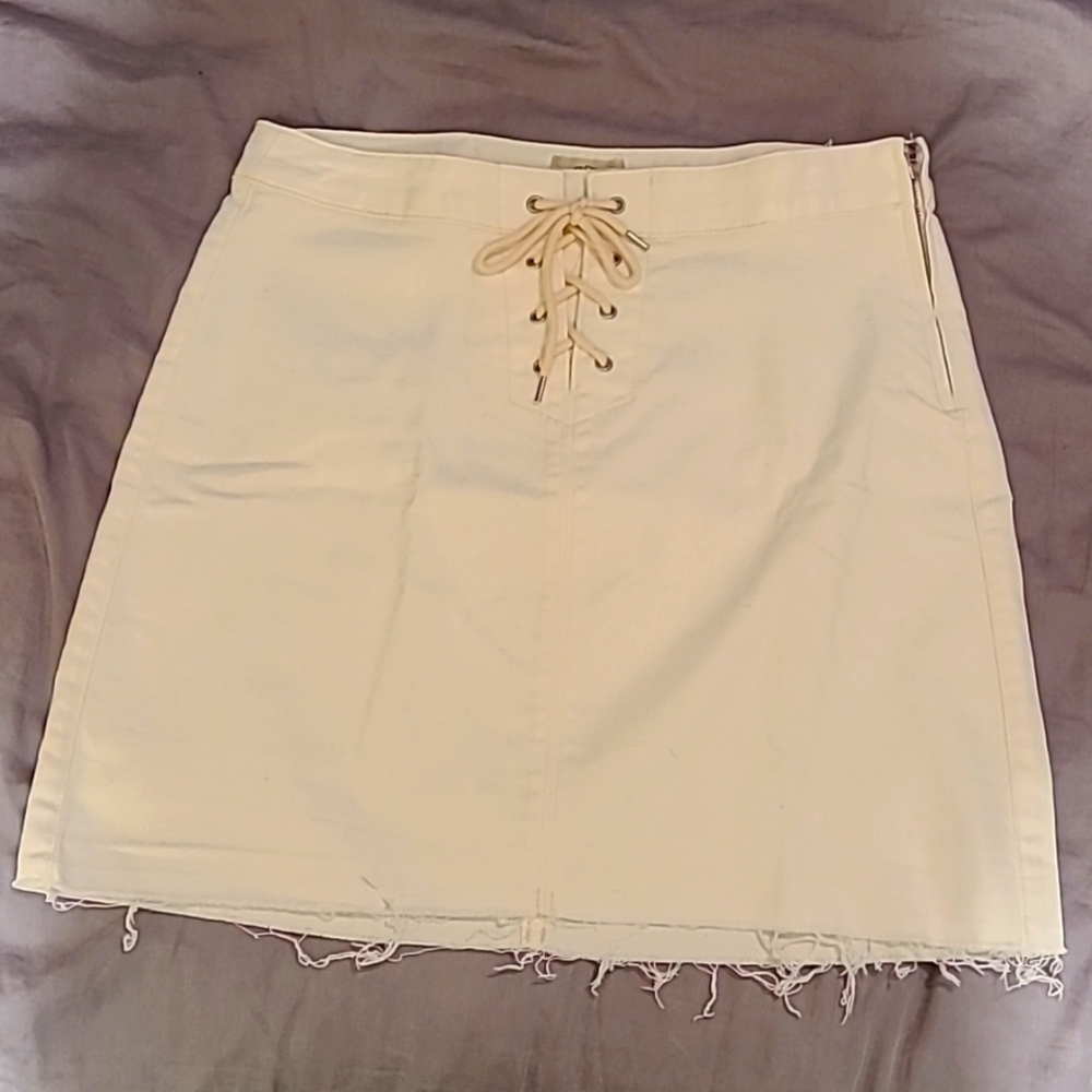 J.Crew - white jean mini skirt s.28